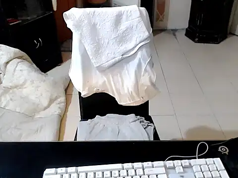 Trish_CurveCock