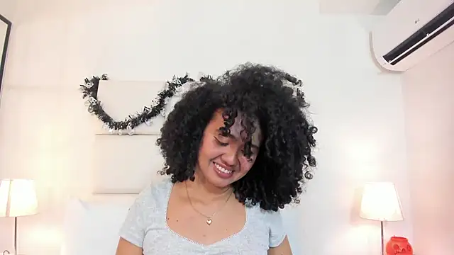 Kiraspell live cam preview
