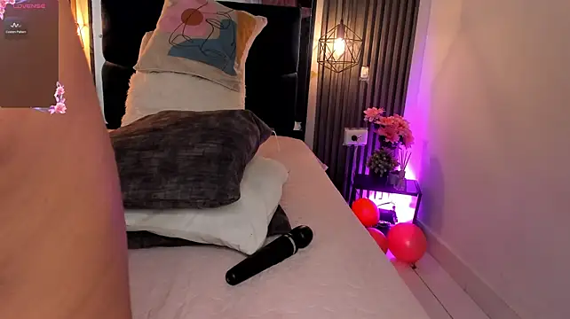 kristakinnky (F young) - Turn on my nora and destroy my pussy
