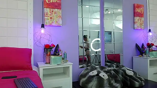 mia_moonlight0 live cam on StripChat