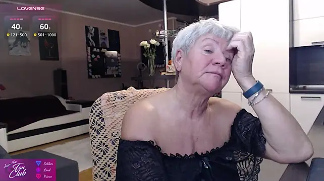 roxana_brooks live cam on StripChat
