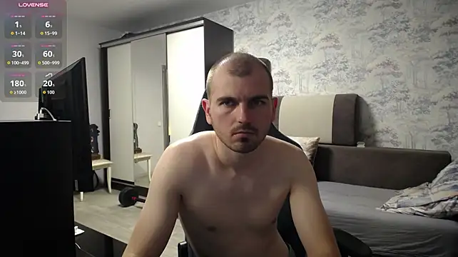 SerzhKorol1 live cam on StripChat