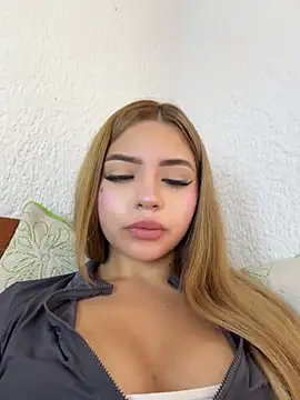 chloecollins__ (F teen) - FINGERING STANDING FIRST SQUIRT