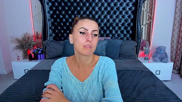 Rebecca_Diamond