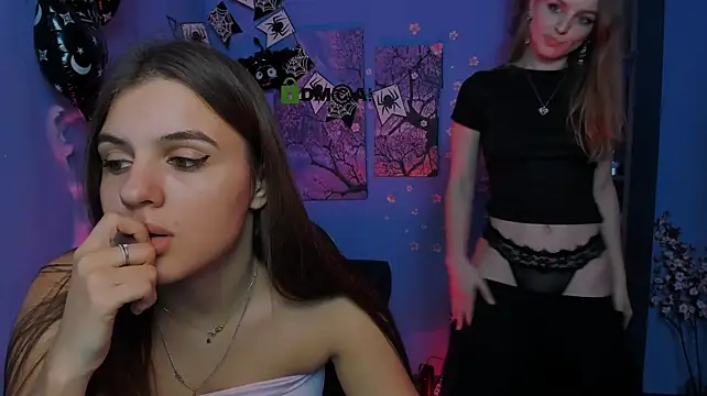 lisa_dark_ webcam