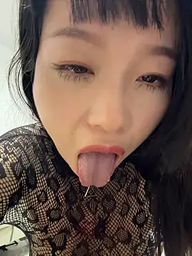 xianyu-ss Live Webcam on Stripchat