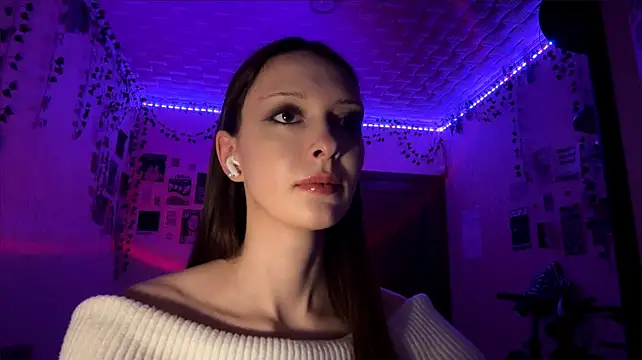 LoretaRosek live cam on StripChat
