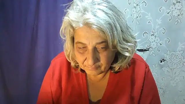 ExquisiteMature live cam on StripChat