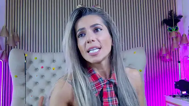 PlayfulShow live cam on StripChat