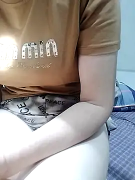 Alisa_x9x live cam on StripChat