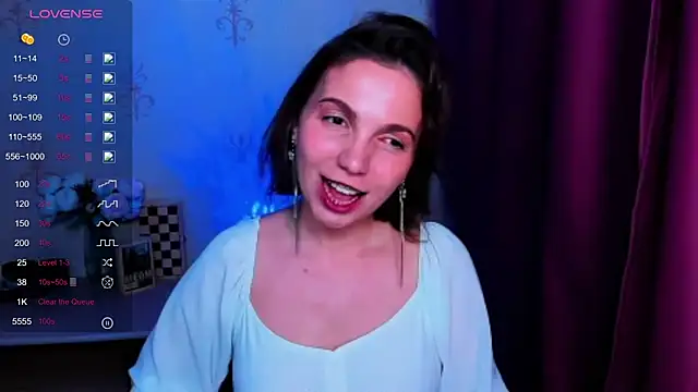 KindHazelHere_ live cam on StripChat