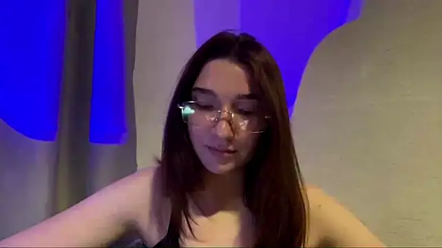ManyMaron live cam on StripChat