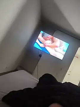 Bartoloparica live cam on StripChat