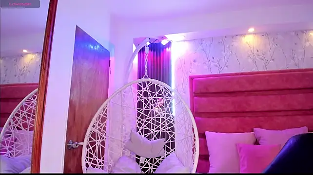 cheerry_luu_ live cam on StripChat