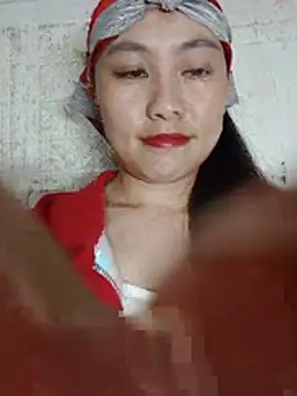Cherry-squirtt live cam on StripChat