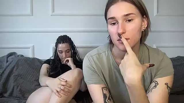 yoursweettreats live cam on StripChat