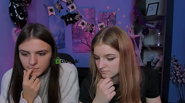 lisa_dark_ (G teen) - french kiss
