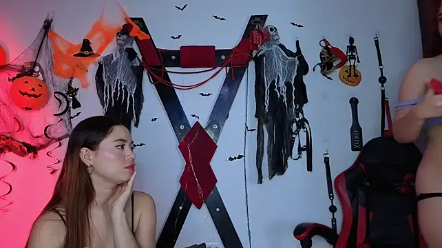 hana_and_chantal's live room