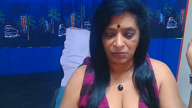 INDIANFUSION live cam on StripChat