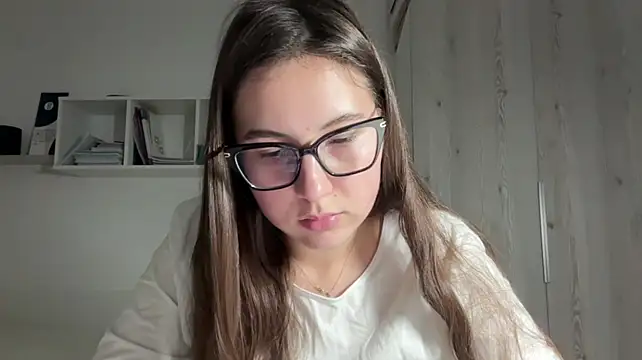 rubymoonv live cam on StripChat
