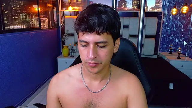 ian_sprouse live cam on StripChat