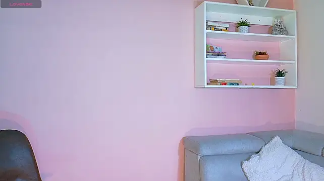 MiiaaVelvett__