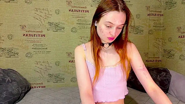 emi_less live cam on StripChat