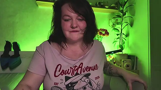Fluffy_Puffy live cam on StripChat