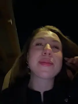 outdoor-houndour Live Webcam on Stripchat