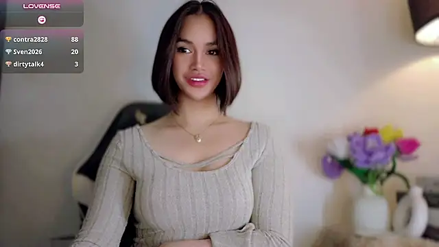 Cutee_Anna live cam on StripChat