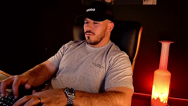 angeloeric (Ask my age) - #daddy #feet #master #muscle #party