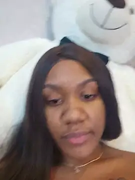Eva_Nahomi