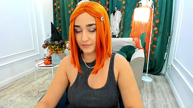 GoldenHeart_1 live cam on StripChat