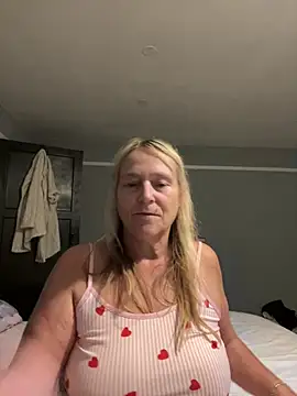 Blondnboujee53