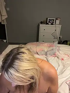 Blondnboujee53