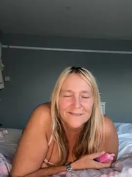 Blondnboujee53