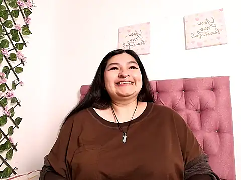 LauraHorny69 webcam