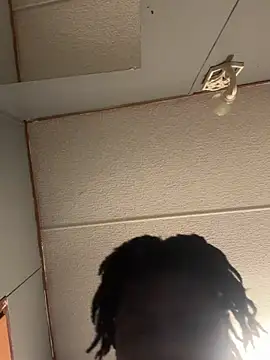 hitdaspot90 live cam on StripChat