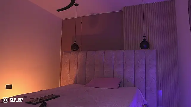 sara_lopee1 live cam on StripChat