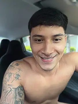 sexxxysquirterstev777 (M young) - FULL NAKED IN THE CAR