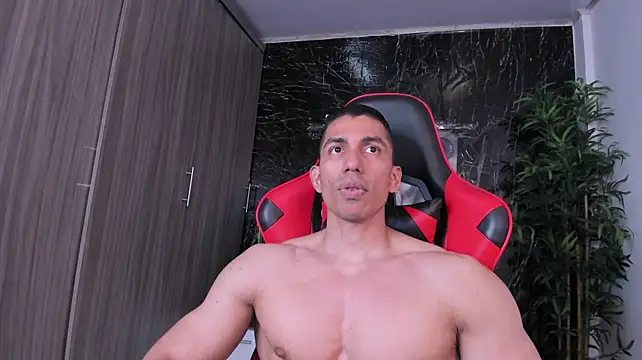 Erik_castle