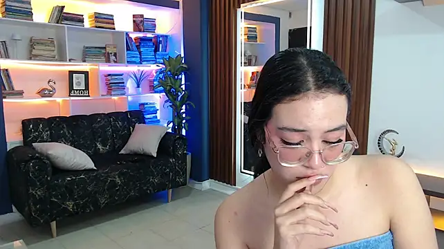 megan_0071 live cam on StripChat