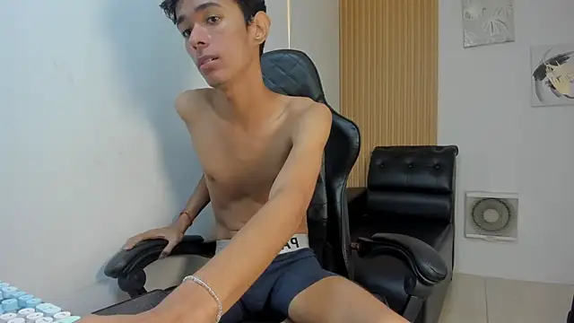 Hideaky_boycum