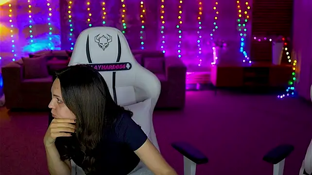 Olivia054_Sweet live cam on StripChat