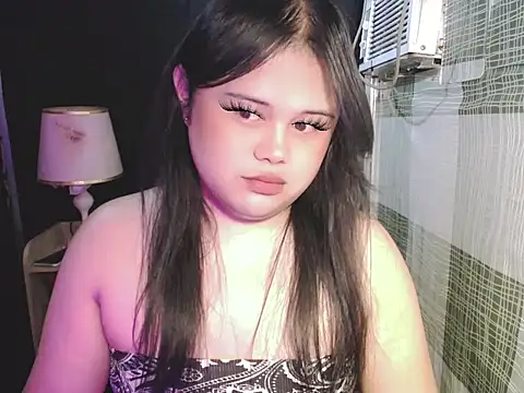 lovemaecock live cam on StripChat