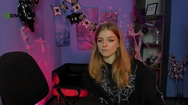 lisa_dark_