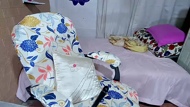 Themilf_lady live sex cam