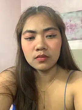 YaraSmith live cam on StripChat