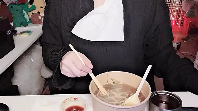 Tieu-May live cam preview