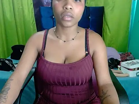 Karlotadiva1 live cam on StripChat